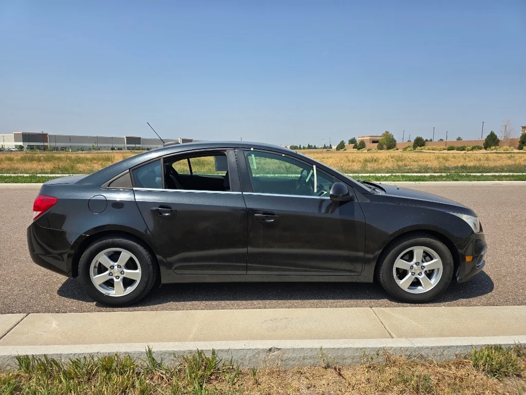 Used 2016 Black Granite Metallic Chevrolet LT image 6