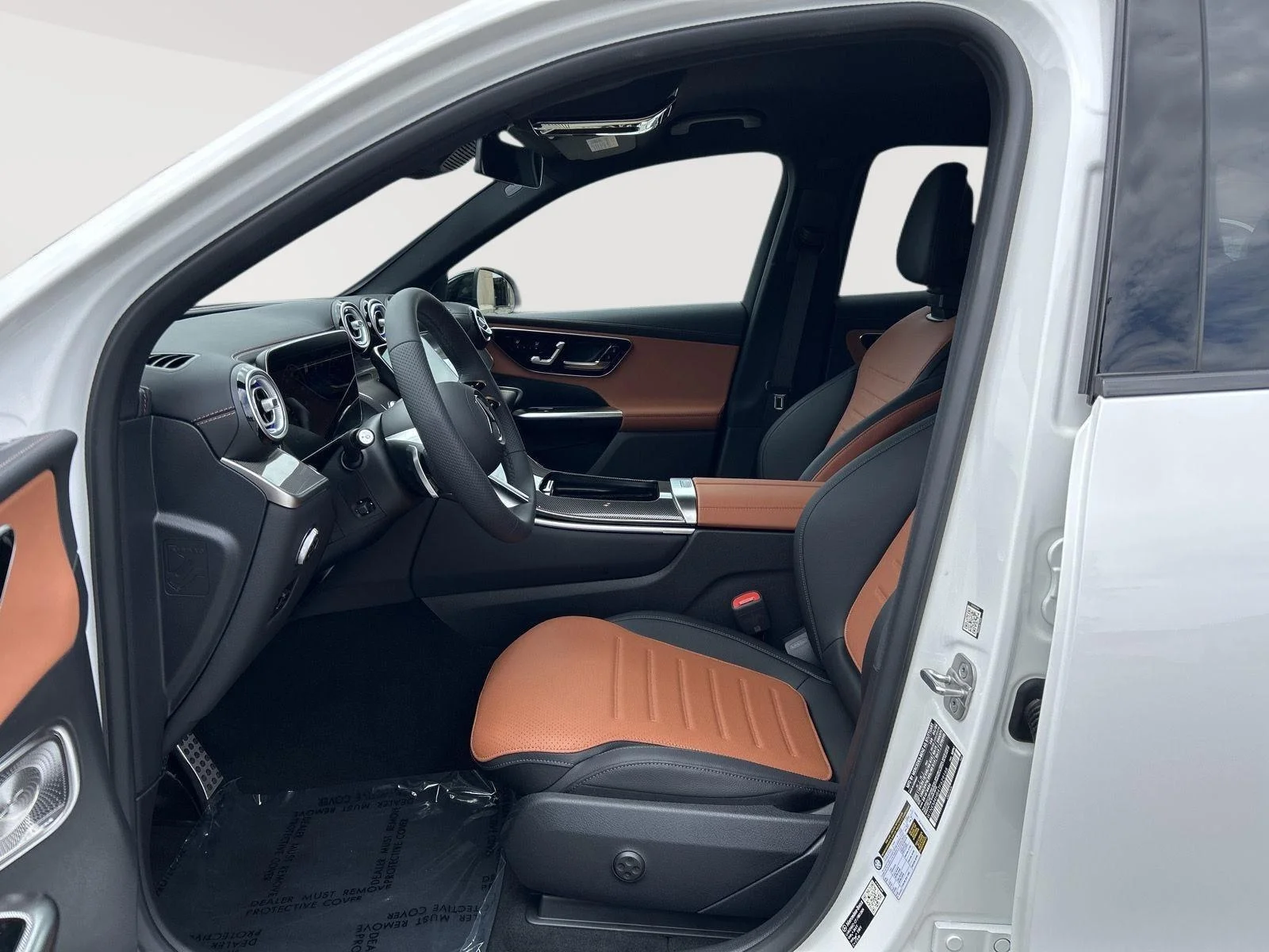 New 2026 Polar White Mercedes-Benz GLC 300 image 13