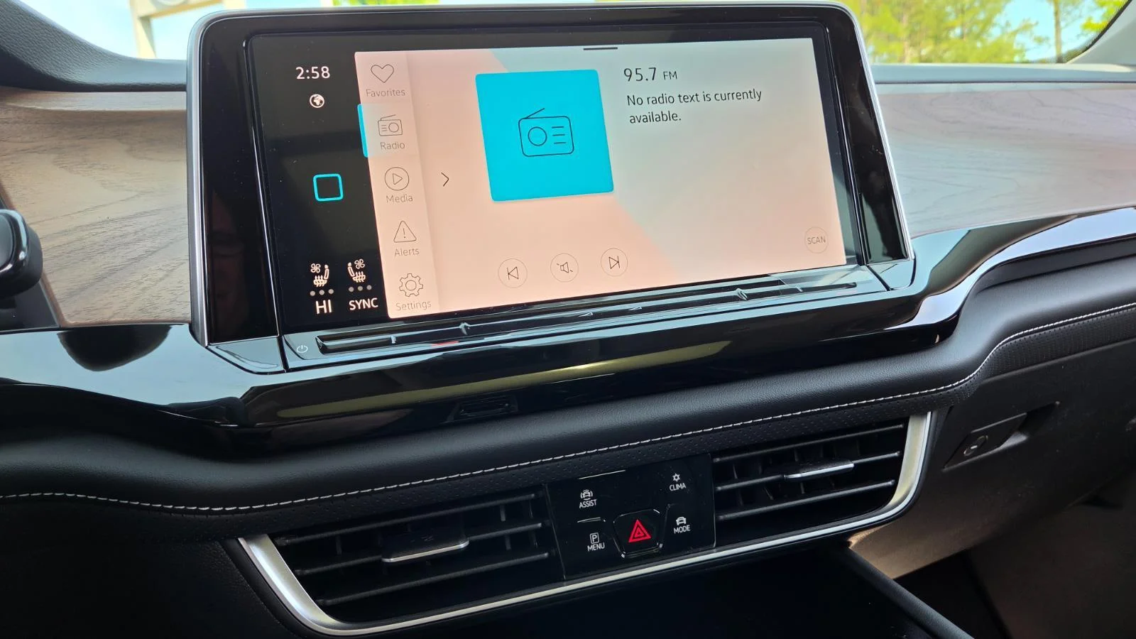 New 2026 Pure Gray Volkswagen 2.0T SE w/Technology image 30