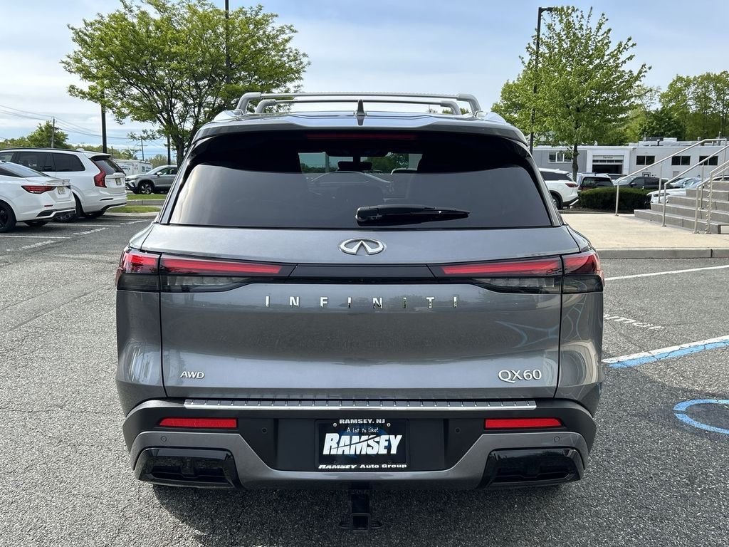 Certified Used 2023 Gray INFINITI LUXE image 27