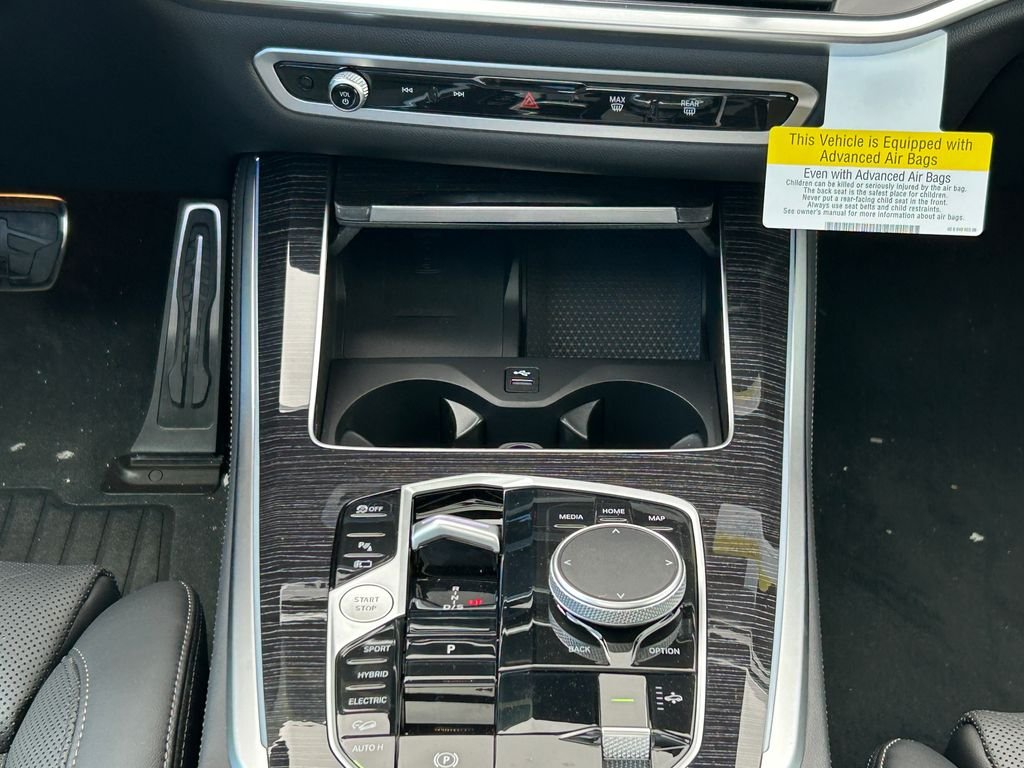 New 2026 Black Sapphire Metallic BMW xDrive50e image 27