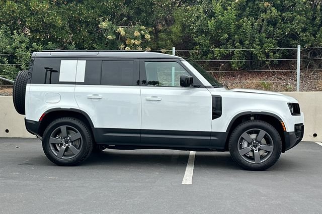 New 2026 Fuji White Land Rover S image 6