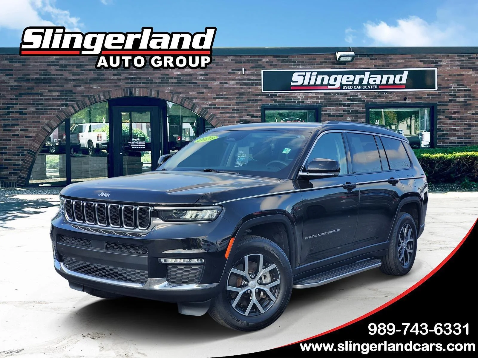 Used 2023 Diamond Black Crystal Pearlcoat Jeep Limited image 1