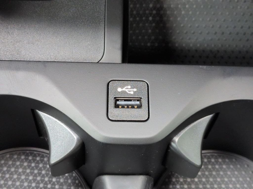 New 2026 Alpine White BMW xDrive40i image 23