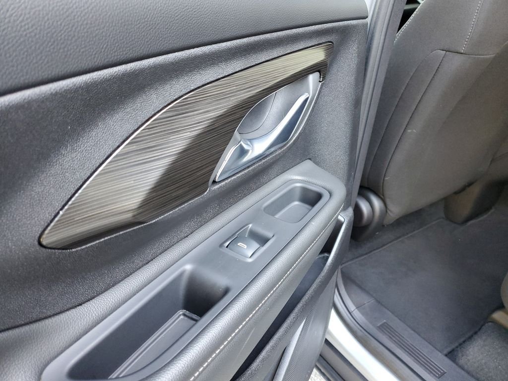 Used 2024 Silver GMC SLE image 10