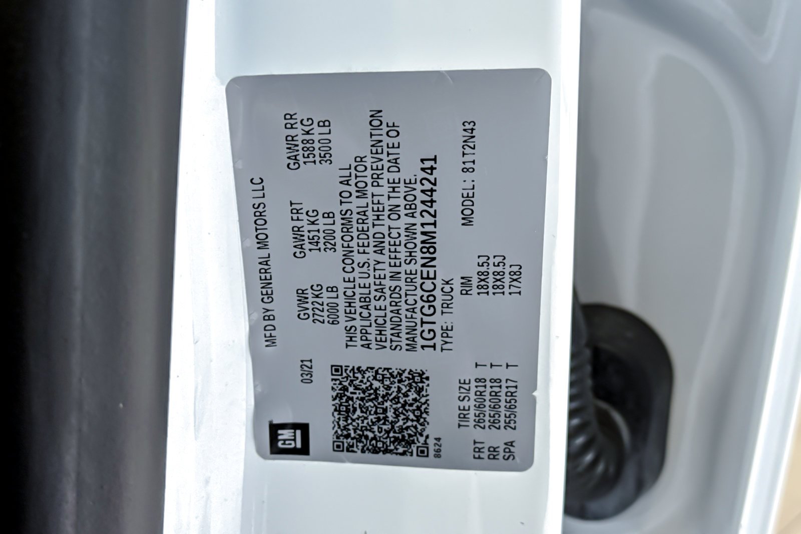 Used 2021 Summit White GMC 4WD Elevation image 28