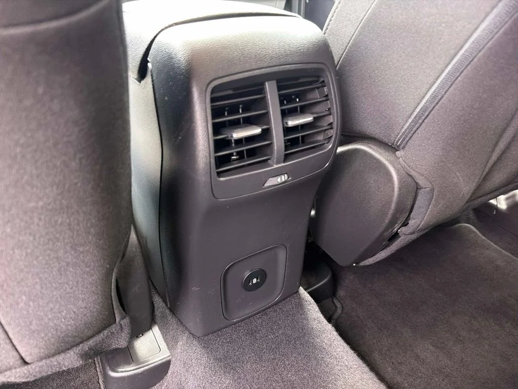 Used 2023 Red Ford Active image 17