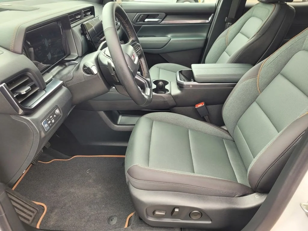 2026 GMC Terrain AT4 - Photo 9