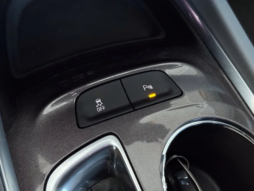 Used 2022 SUMMIT WHITE Chevrolet LT image 32