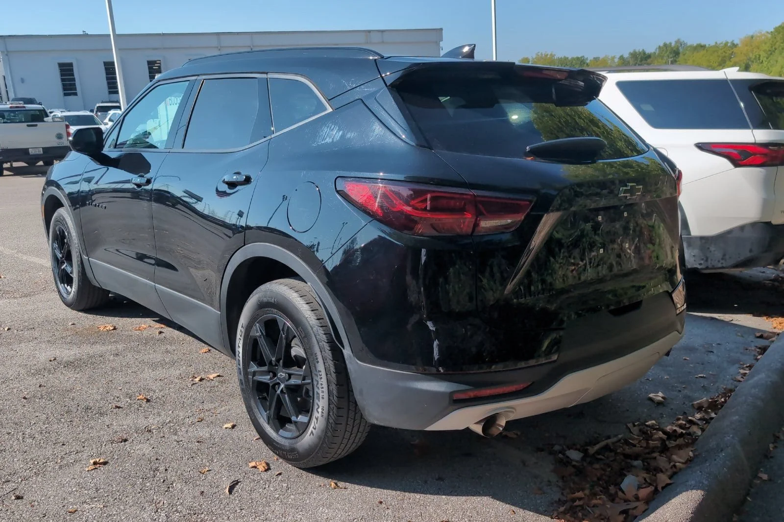 Used 2023 BLACK Chevrolet LT image 7