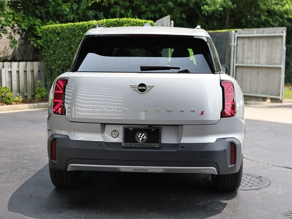 New 2027 Silver MINI Signature Plus image 10