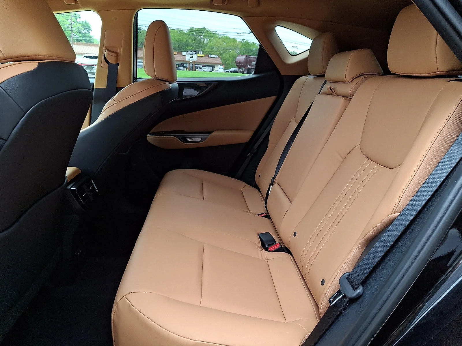 2025 Lexus NX 250 - Photo 8