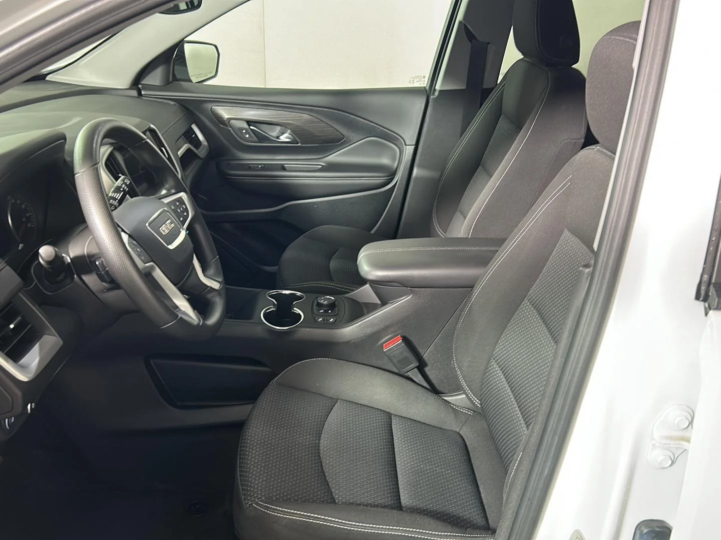 Used 2024 Summit White GMC SLE image 13