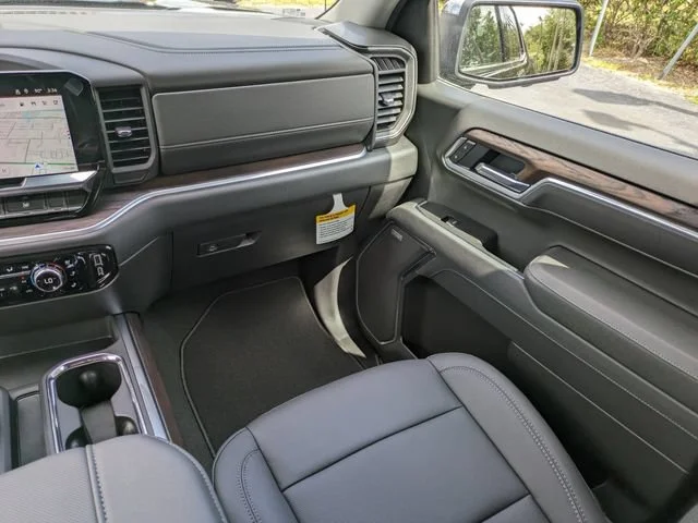 2026 GMC Sierra 1500 SLT - Photo 18