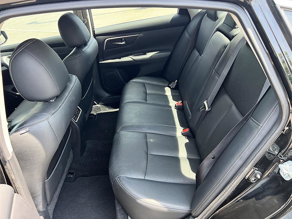 Used 2018 Super Black Nissan 2.5 SL image 14