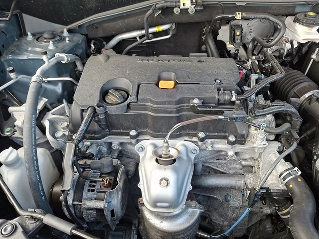 Used 2025 Beige Honda EX-L image 29
