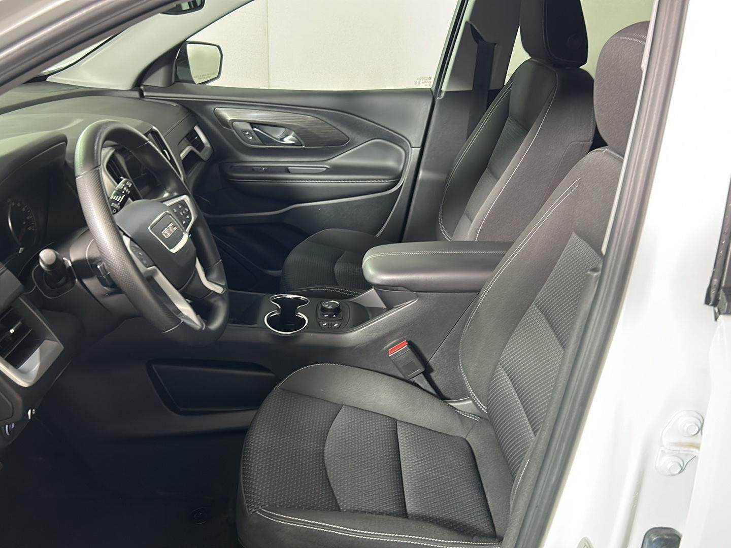 Used 2024 Summit White GMC SLE image 13