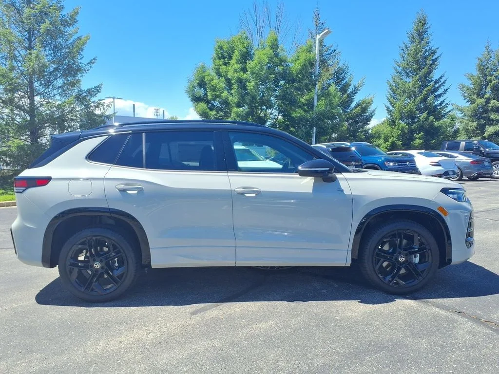 New 2026 Sandstone with Deep Black Roof Volkswagen SE R-Line Black image 3