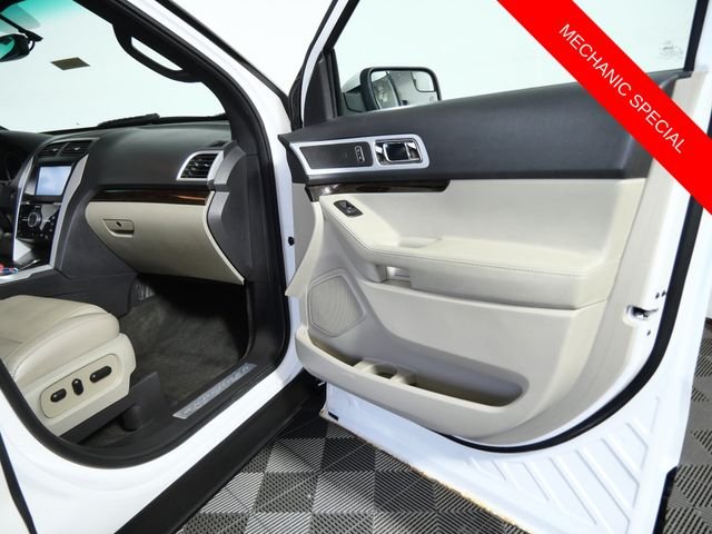 Used 2014 White Ford Limited image 10