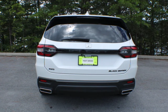 Used 2025 Platinum White Pearl Honda Black Edition image 18