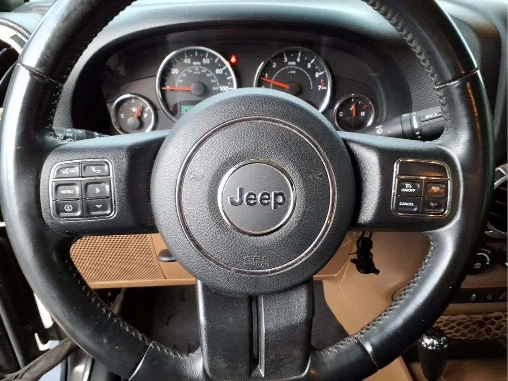 Used 2018 Gray Jeep Unlimited Sahara image 17