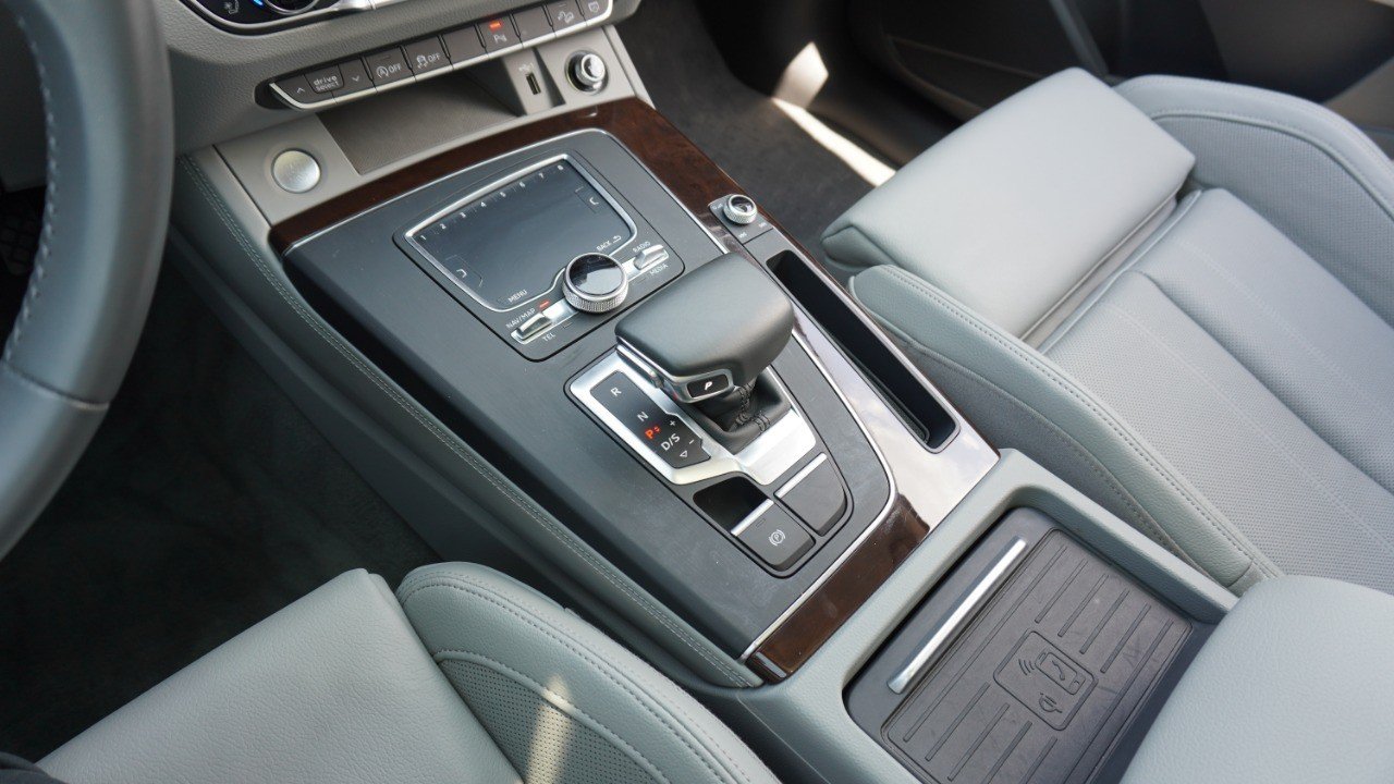 Used 2019 Silver Audi Premium Plus image 20