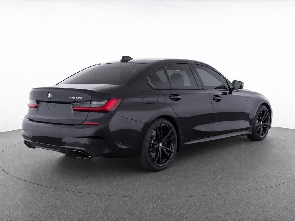 Used 2022 Black Sapphire Metallic BMW M340i image 3