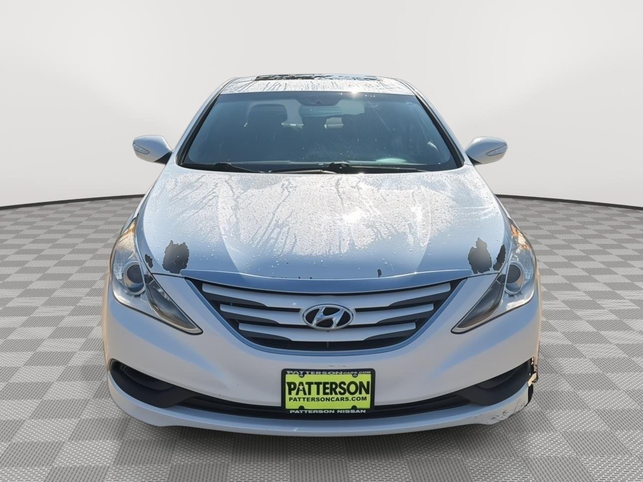 Used 2014 Pearl White Hyundai GLS image 2