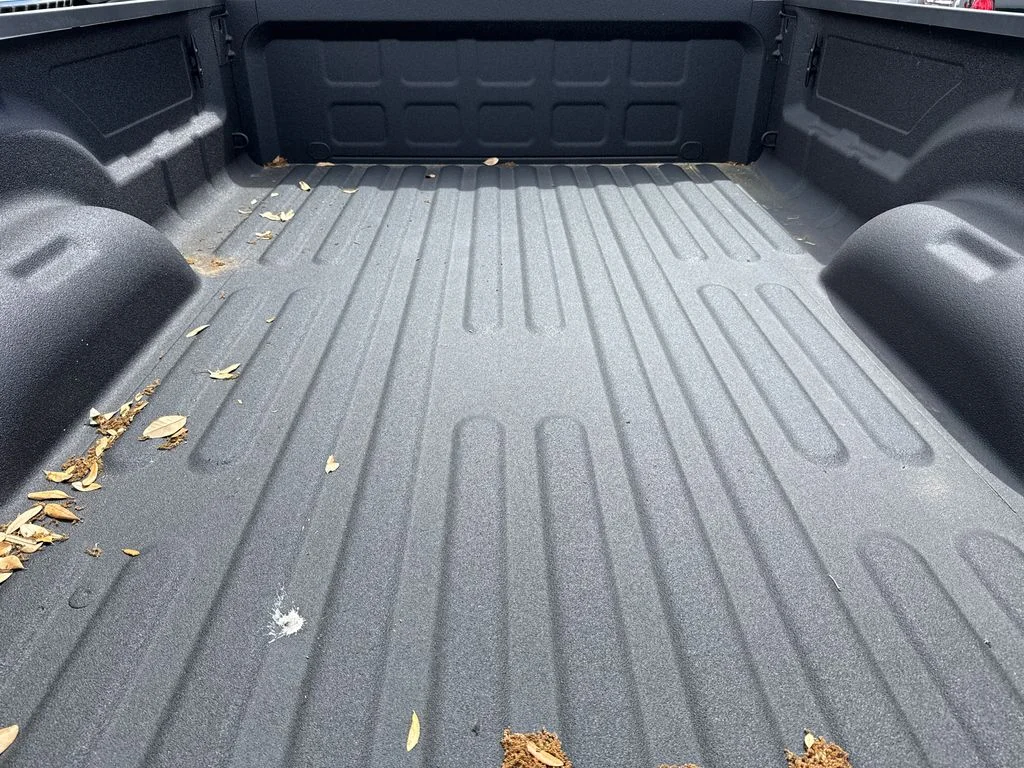 New 2026 Bright White Clear-Coat Exterior Paint RAM Tradesman image 11