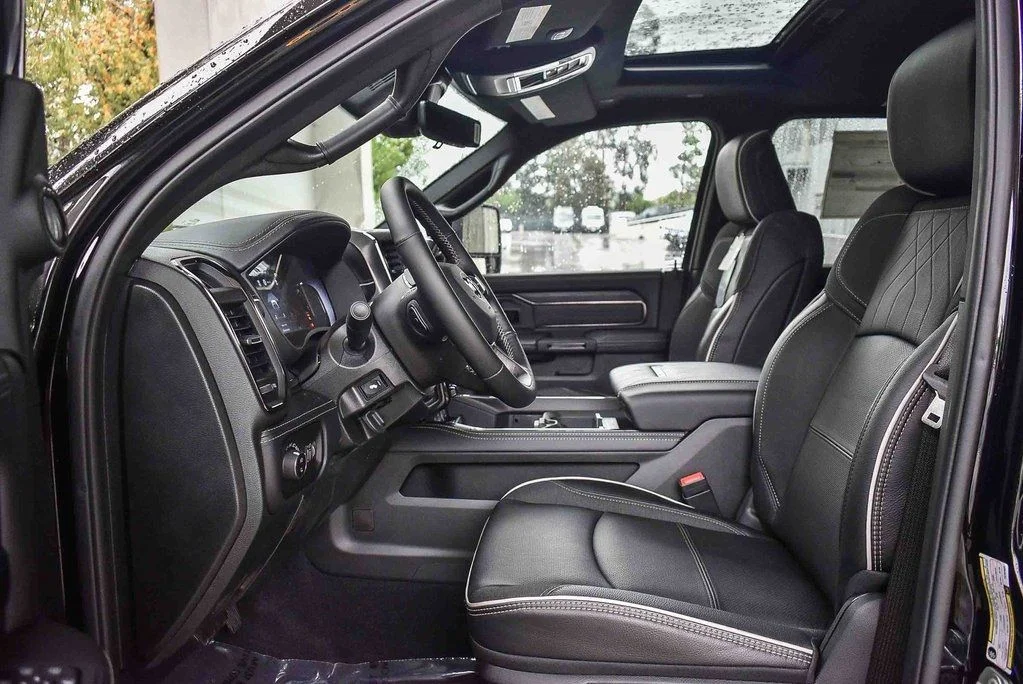 New 2026 Diamond Black Crystal Pearl-Coat Exterior Paint RAM Limited image 19
