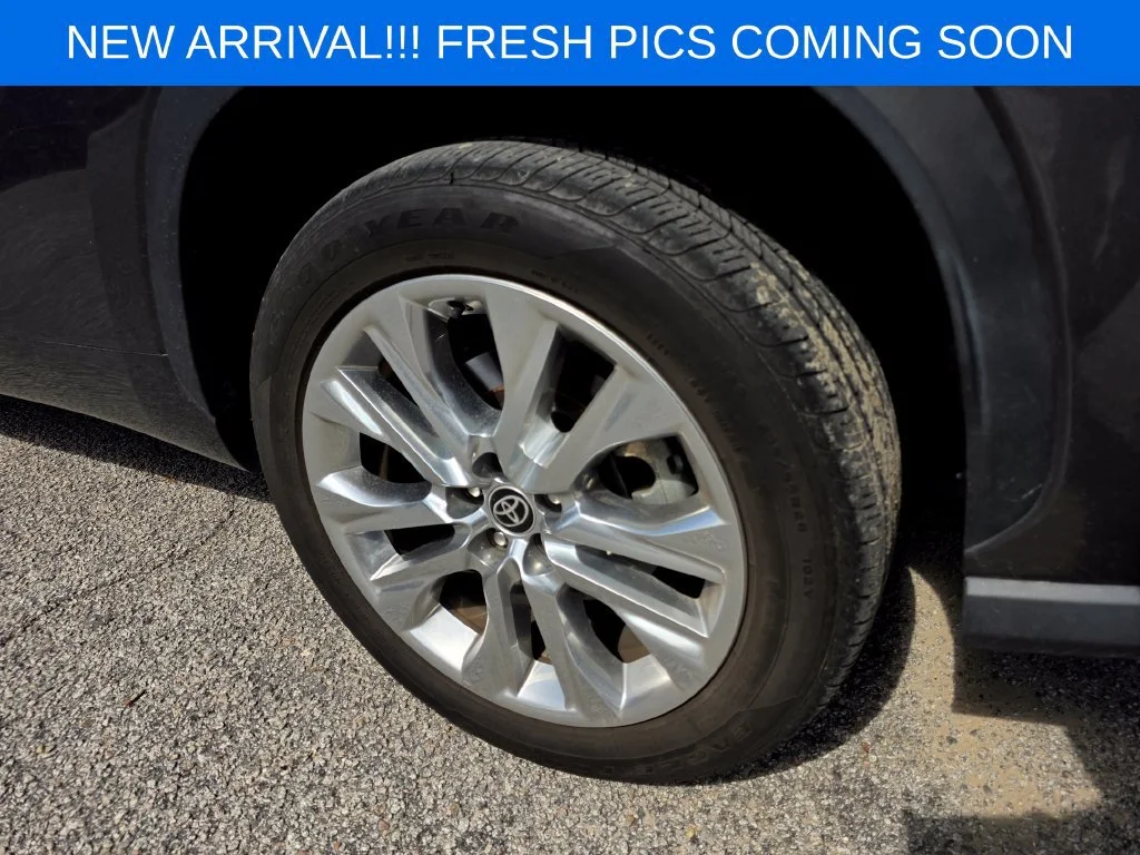 Used 2022 Gray Toyota Limited image 6