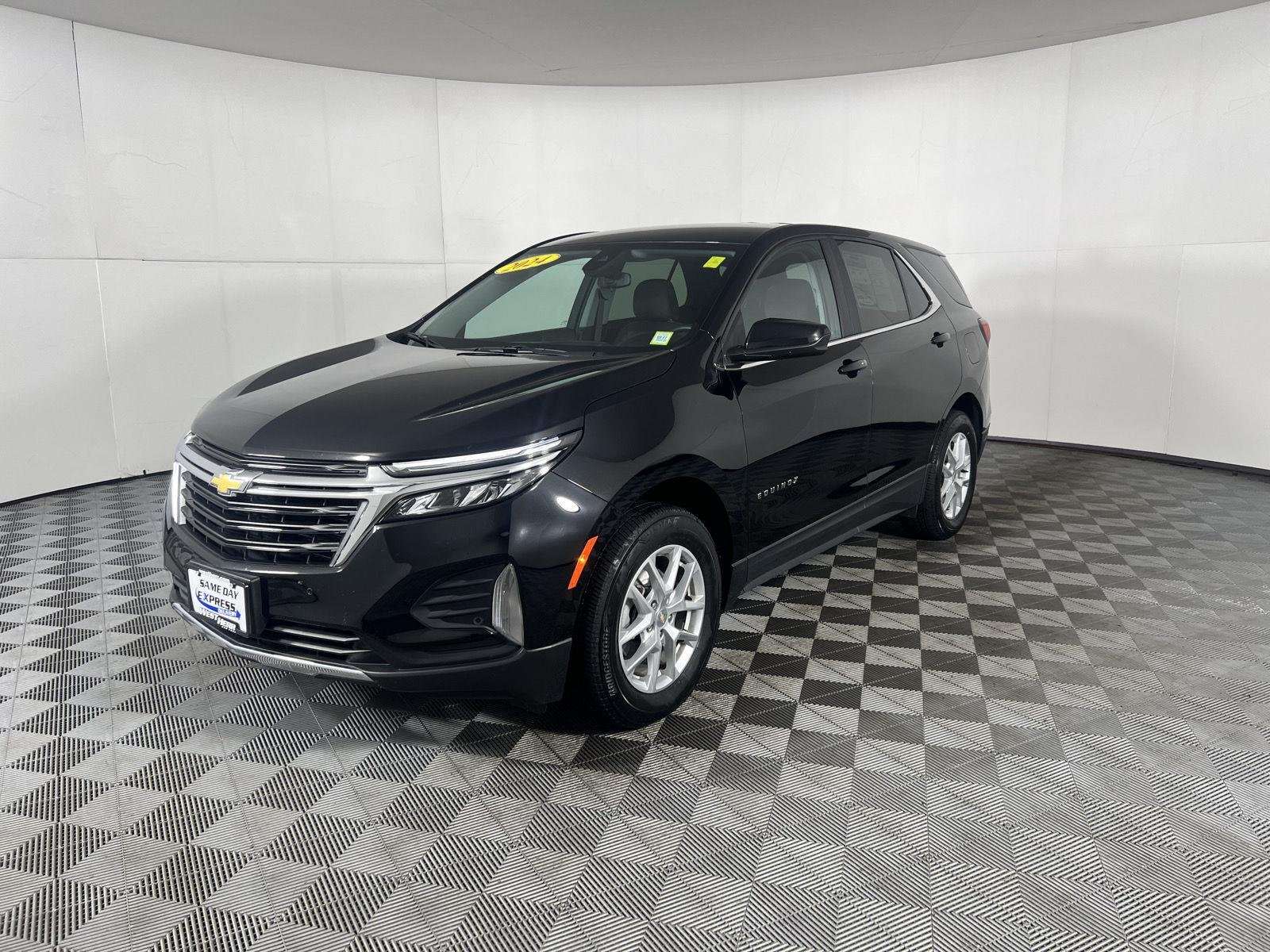 Used 2024 Mosaic Black Metallic Chevrolet LT image 18