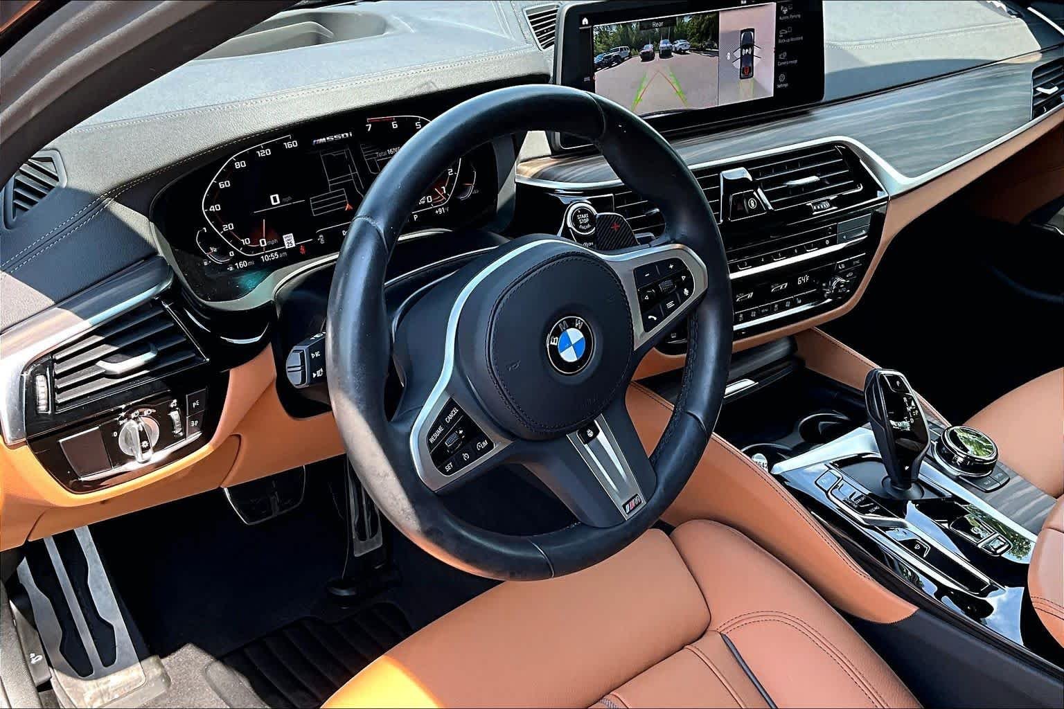 2023 BMW 5 Series M550i - Photo 17