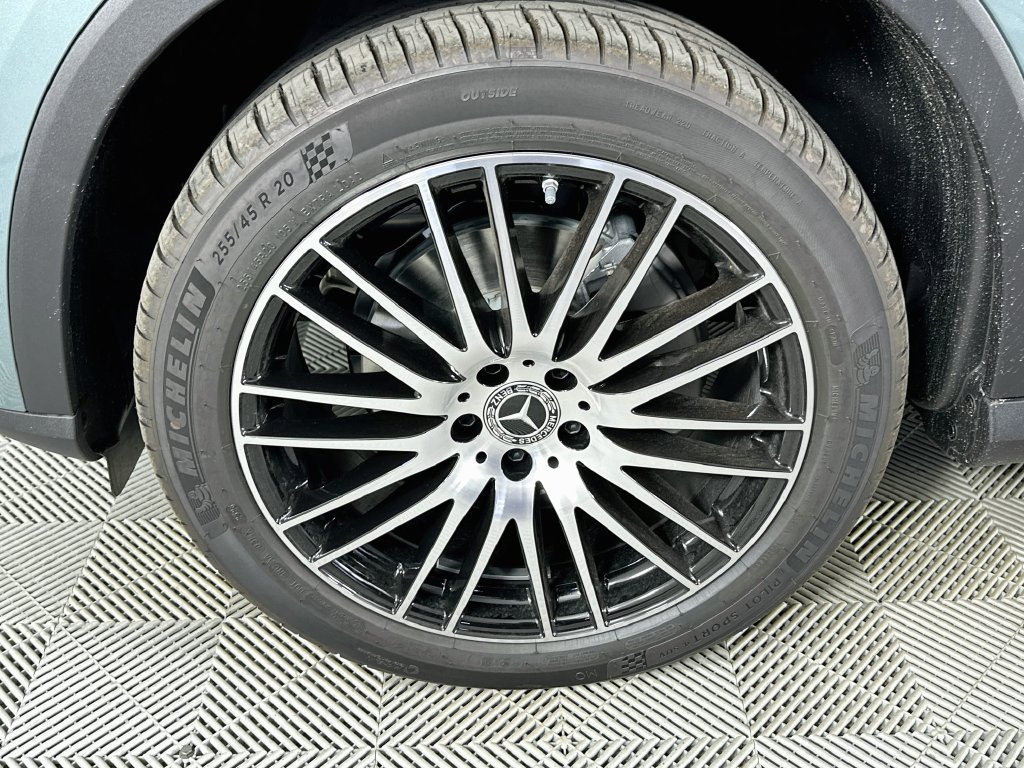 New 2027 Silver Mercedes-Benz GLC 300 image 33