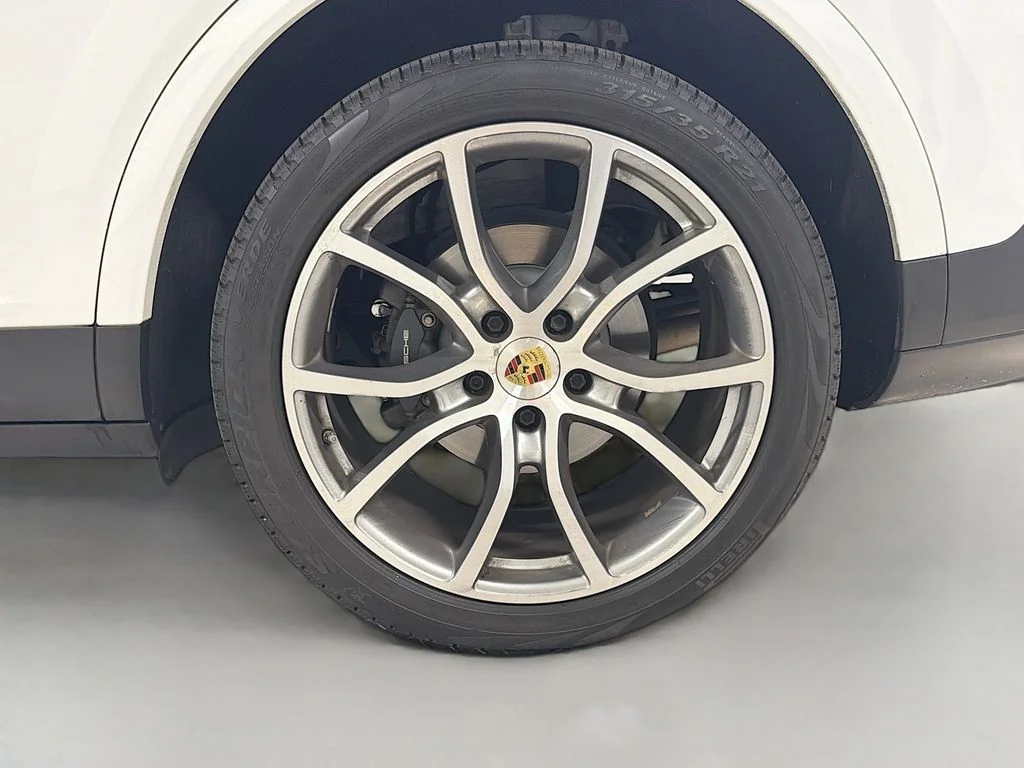Used 2020  Porsche  image 35