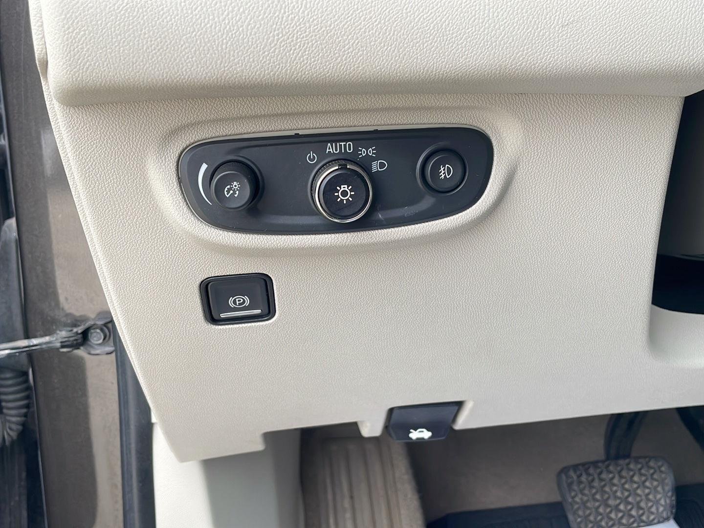 Used 2019 Smokey Quartz Metallic GMC Denali image 21