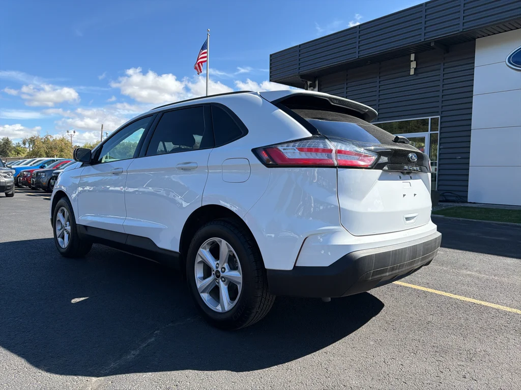 Certified Used 2024 Oxford White Ford SE image 12
