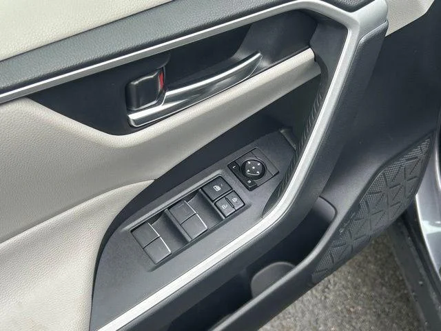 Certified Used 2025 MAGNETIC GRAY MET. Toyota  image 18