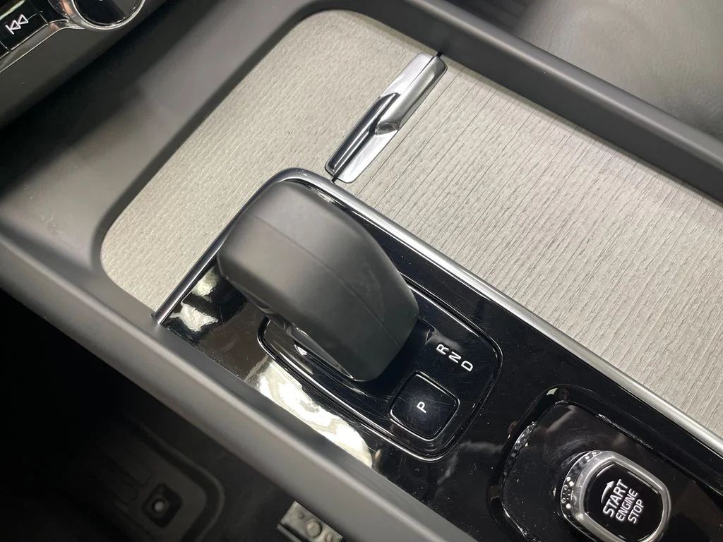 Certified Used 2025 Blue Volvo T8 Plus image 25