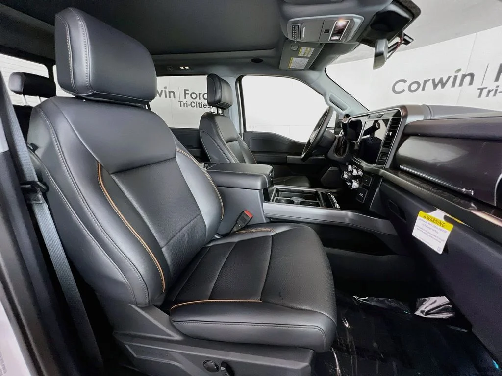 New 2026 Star White Metallic Tri-Coat Ford Lariat image 17