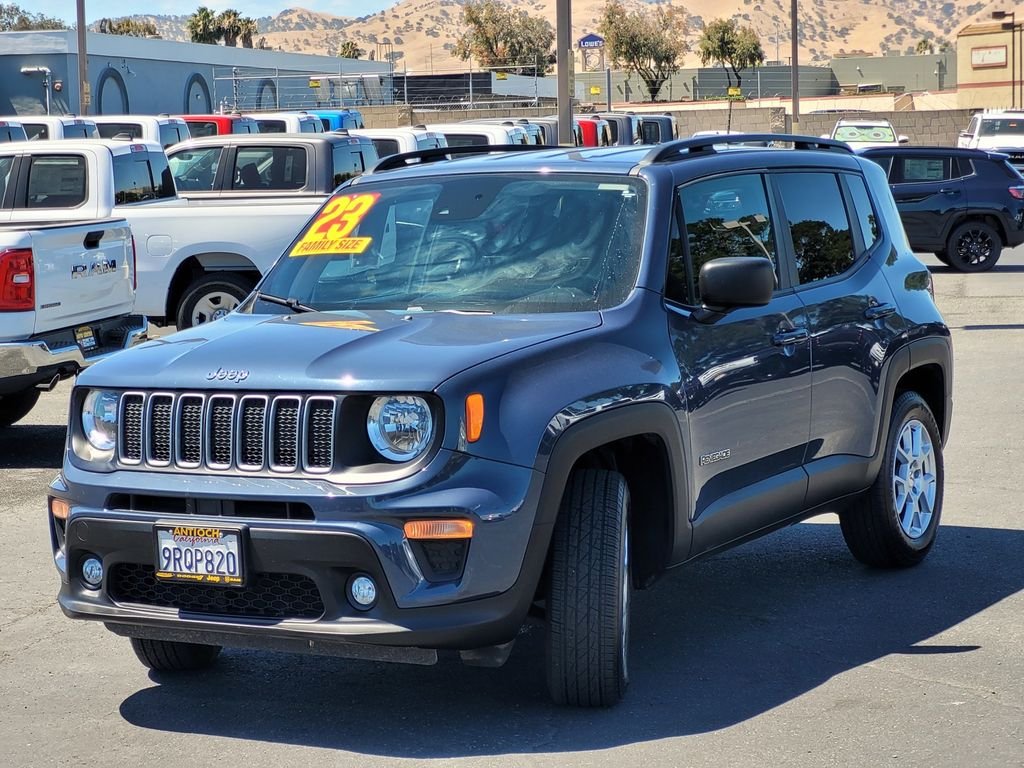 Used 2023 Blue Jeep Latitude image 8