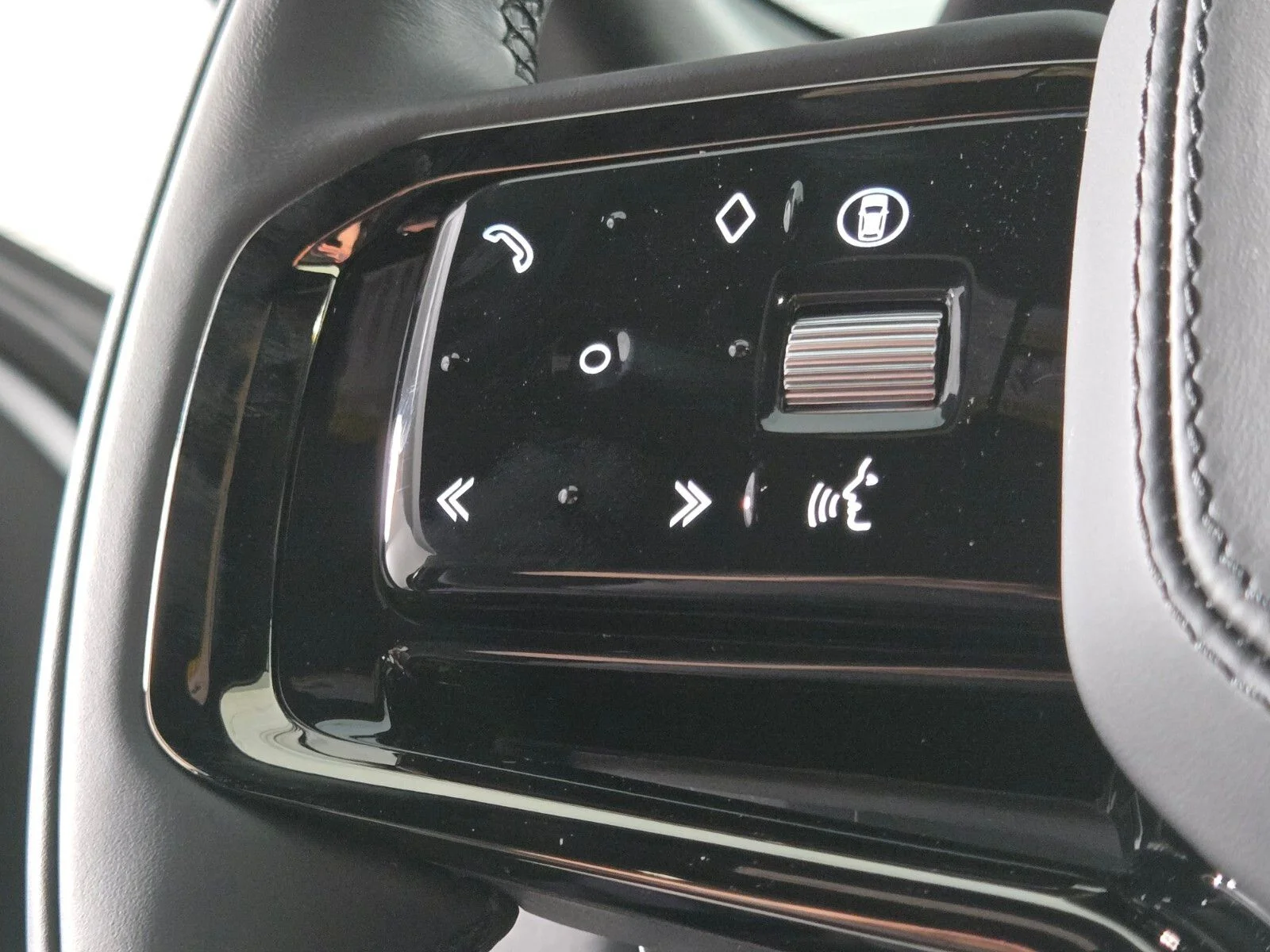 2026 Land Rover Range Rover Velar S - Photo 26