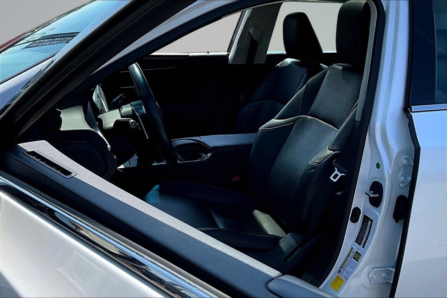 Used 2019 White Lexus 350 image 22