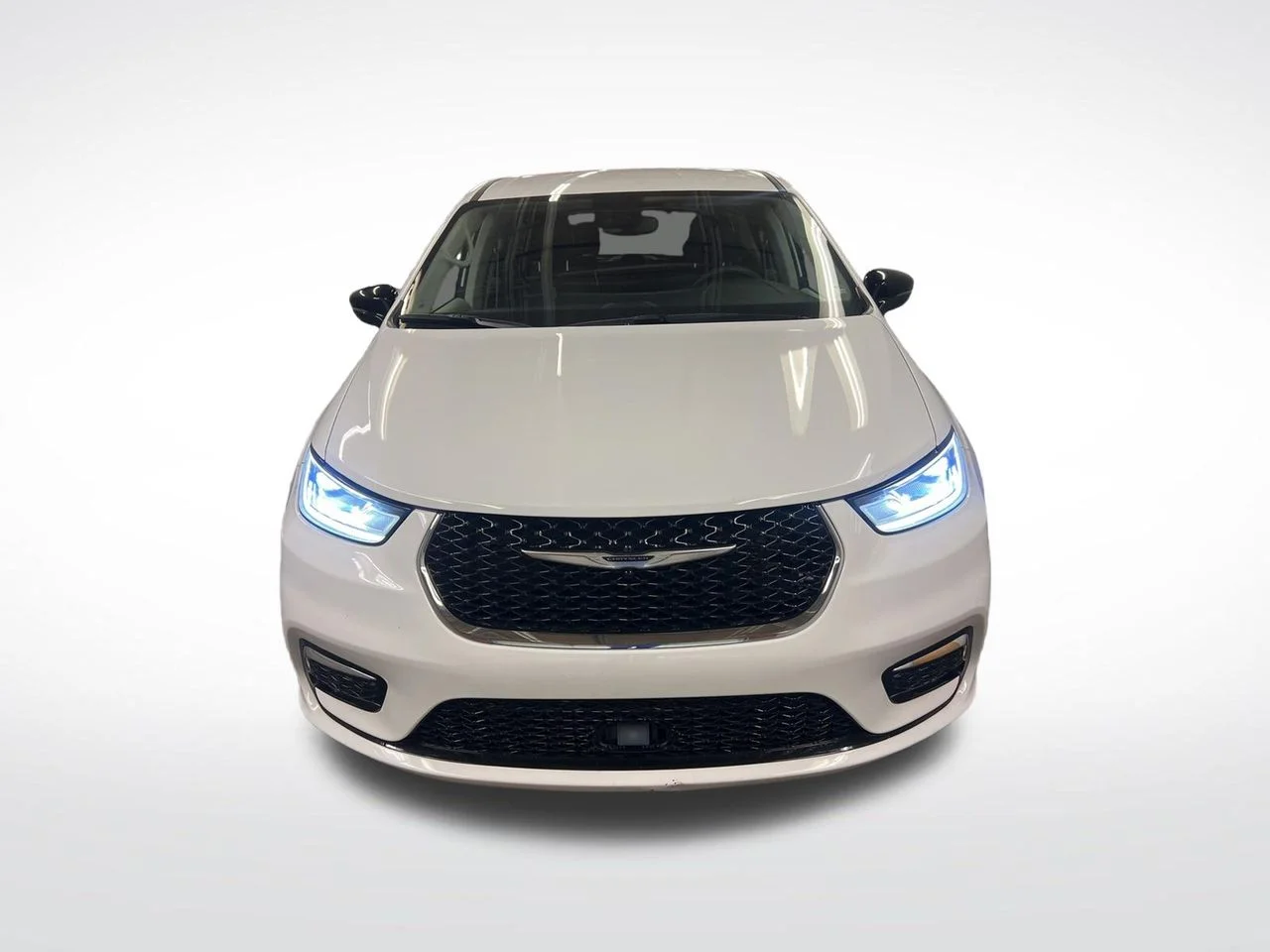 Used 2024 White Chrysler Touring L image 9