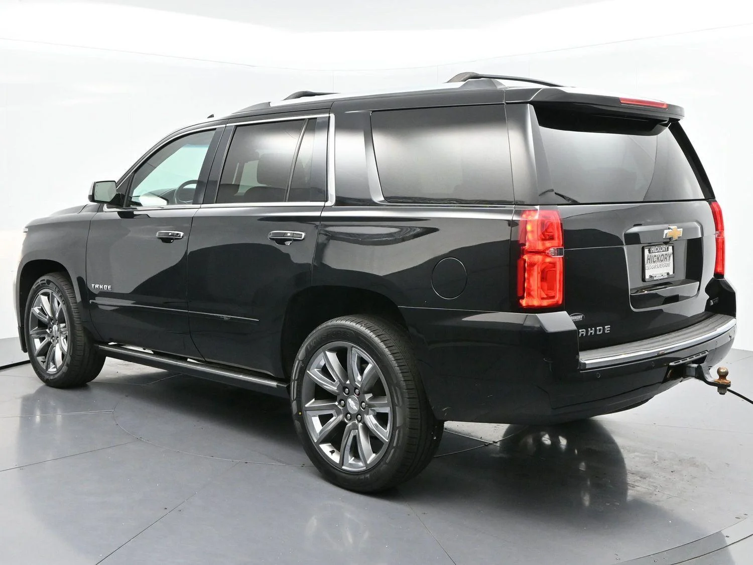 Used 2018 Black Chevrolet Premier image 5