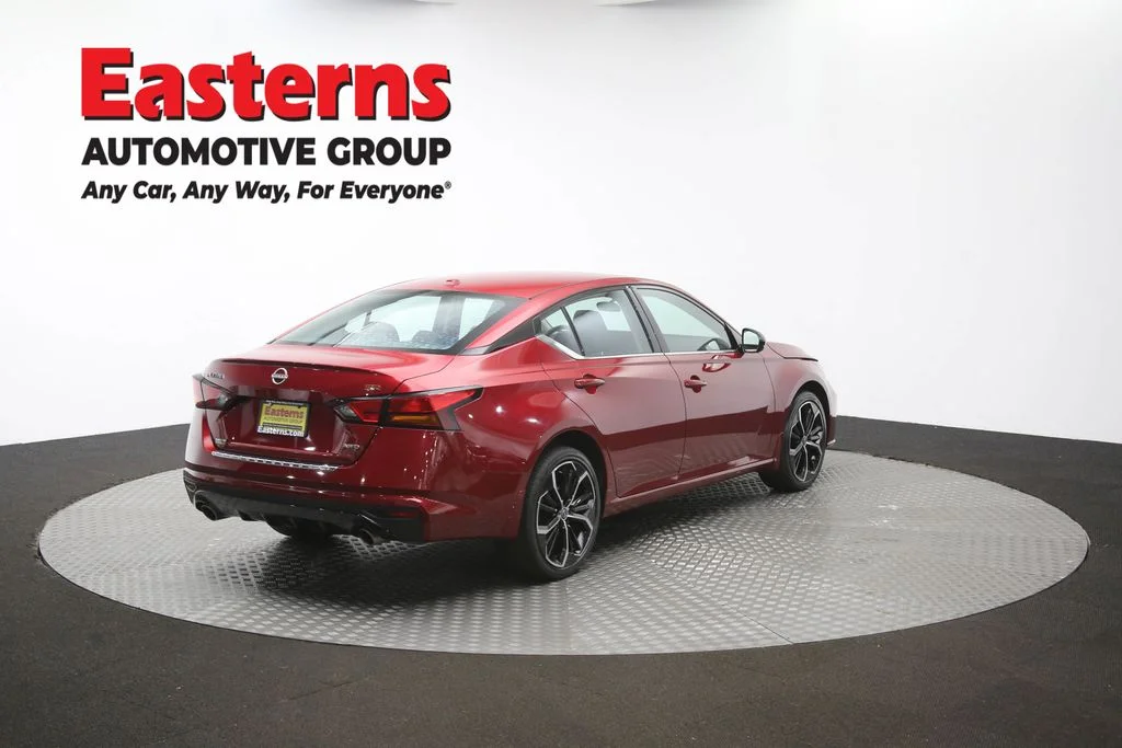 Used 2023 Red Nissan 2.5 SR image 41