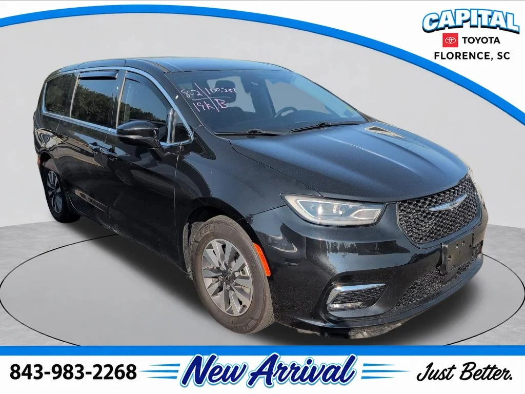 Used 2022 Black Chrysler Touring L image 1