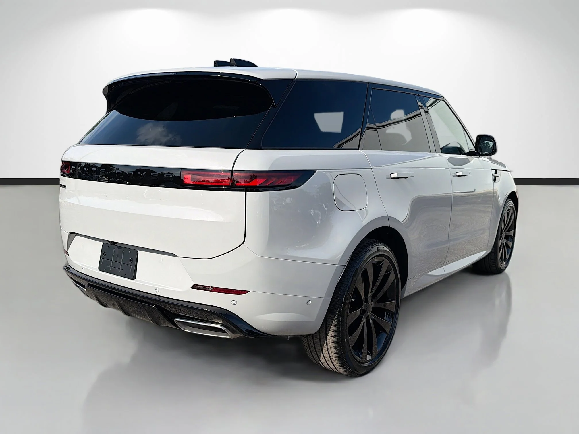 New 2026 Borasco Grey Metallic Land Rover Dynamic SE image 5