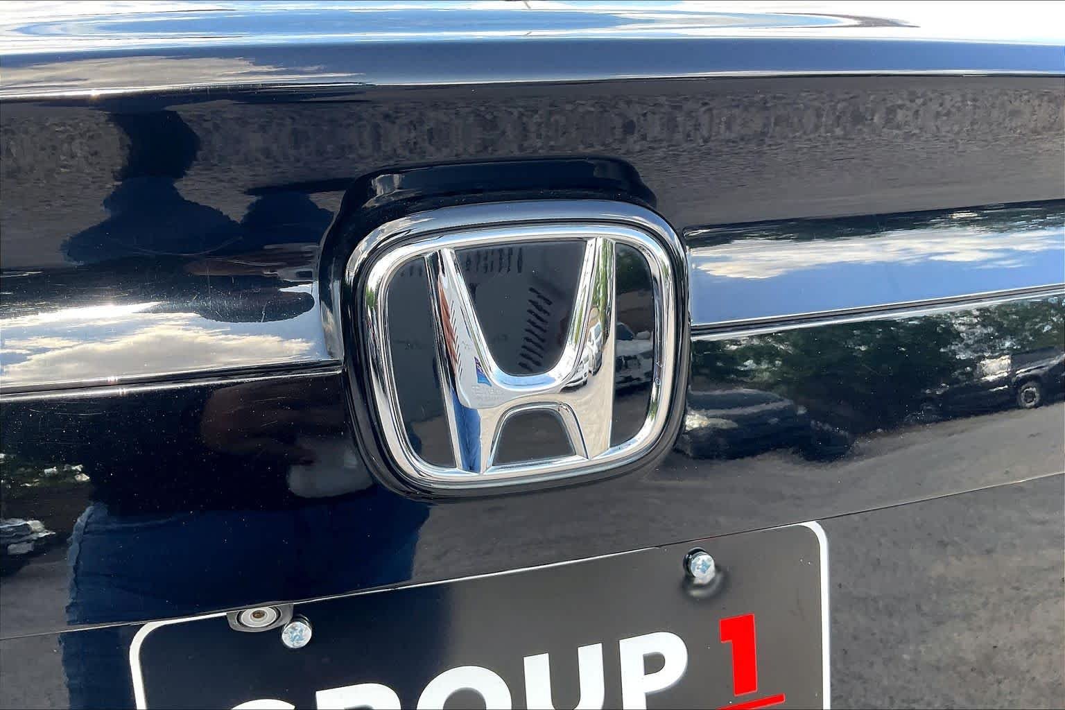 Used 2018 Crystal Black Pearl Honda LX image 30