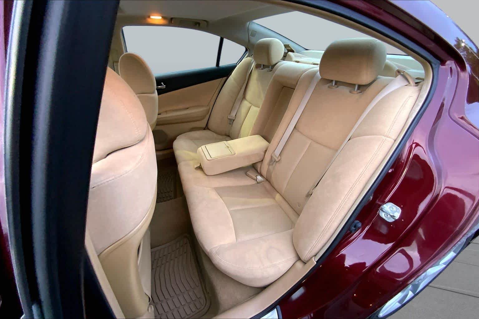 Used 2011 Tuscan Sun Metallic Nissan 3.5 S image 19